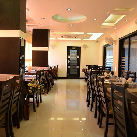 Divine Destination Hotell Varanasi Exteriör bild