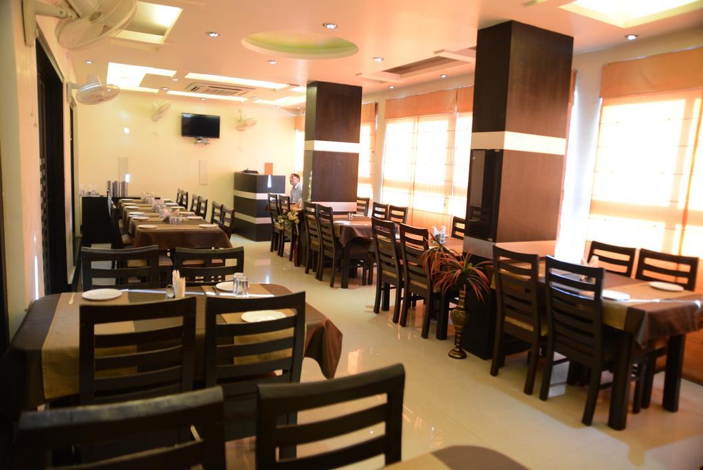 Divine Destination Hotell Varanasi Exteriör bild
