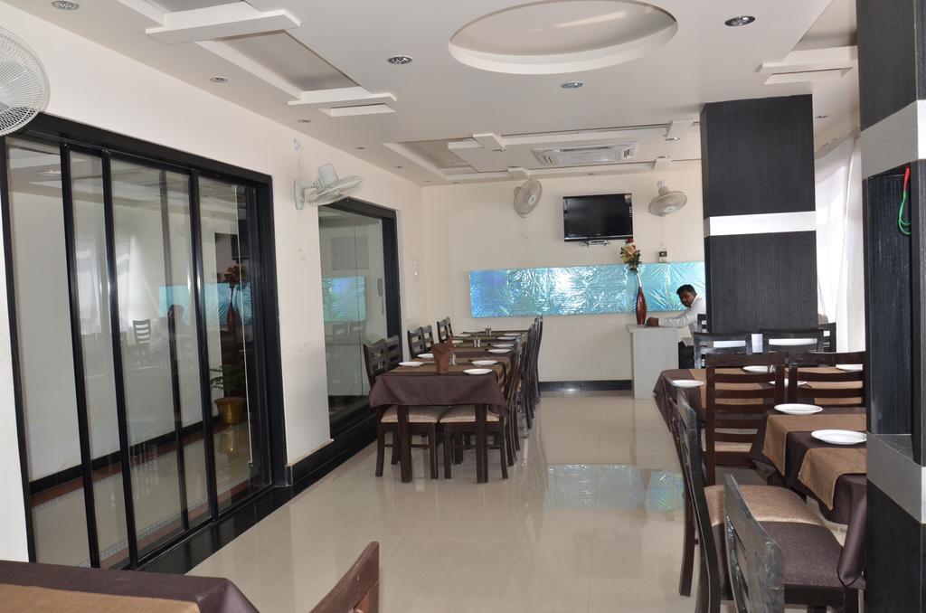 Divine Destination Hotell Varanasi Exteriör bild
