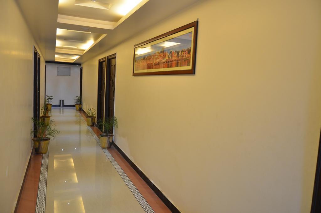 Divine Destination Hotell Varanasi Exteriör bild