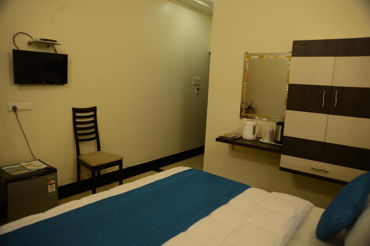 Divine Destination Hotell Varanasi Exteriör bild
