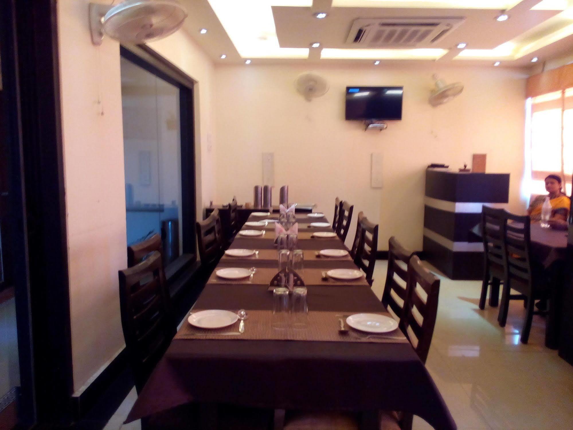 Divine Destination Hotell Varanasi Exteriör bild
