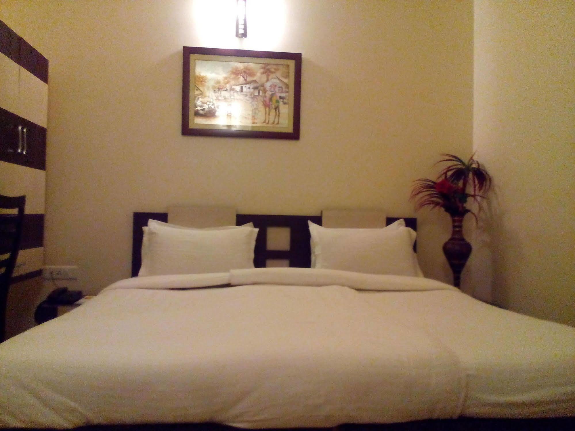Divine Destination Hotell Varanasi Exteriör bild