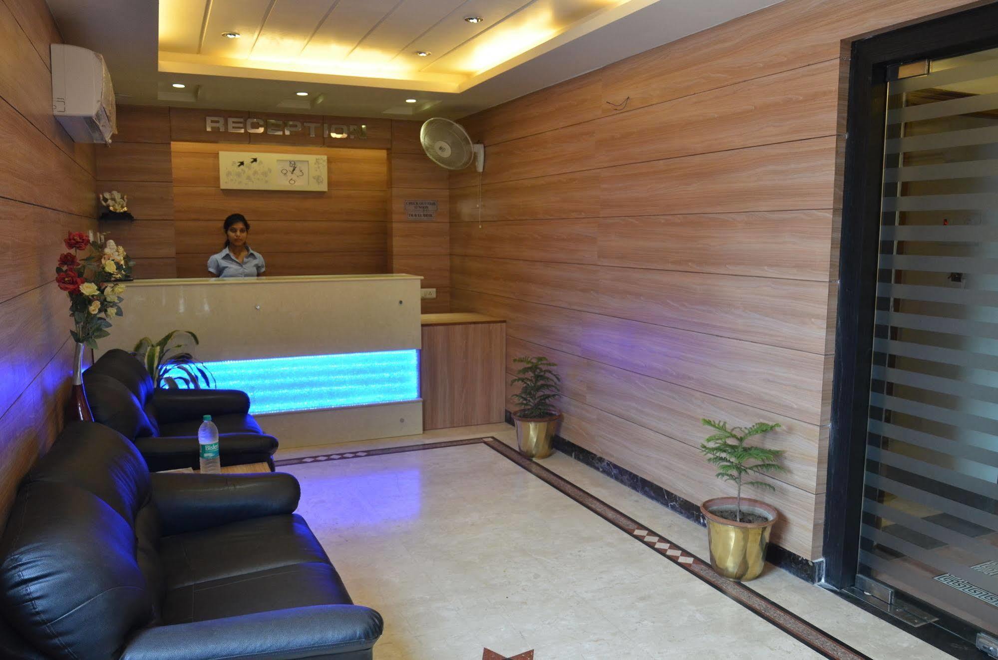 Divine Destination Hotell Varanasi Exteriör bild