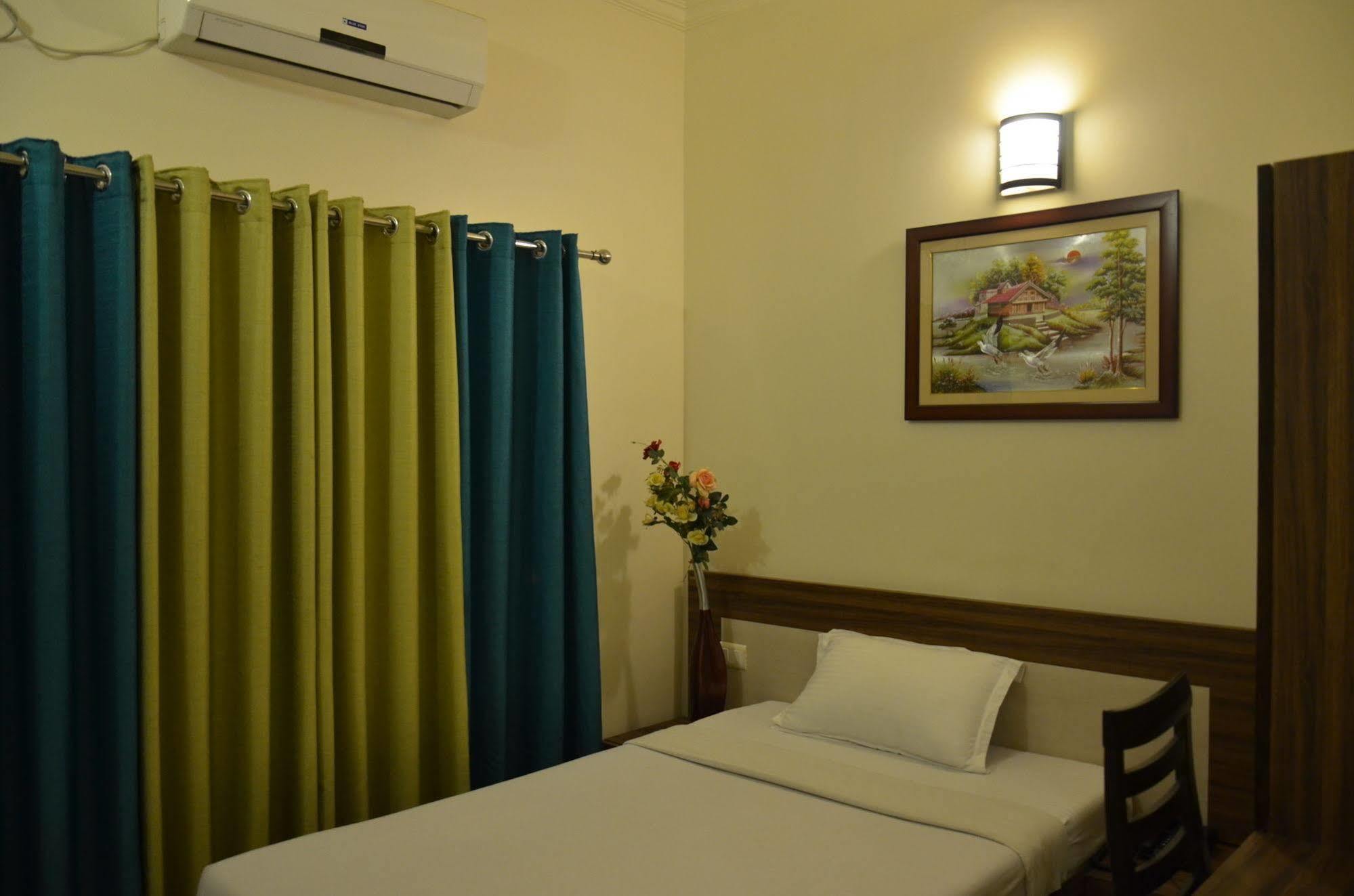 Divine Destination Hotell Varanasi Exteriör bild